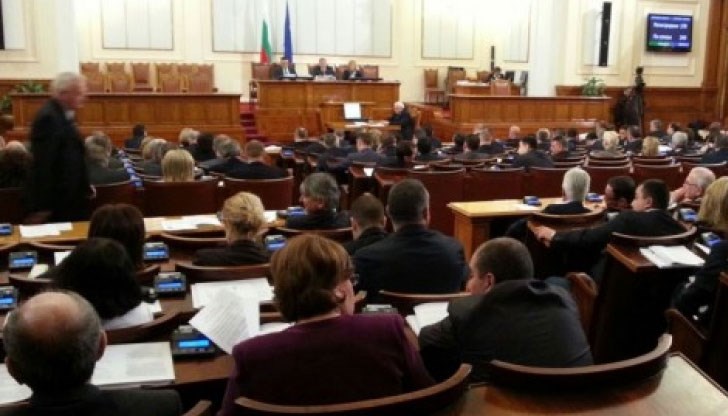 Разликата между първите две партии е минимална, няма и 1 процент