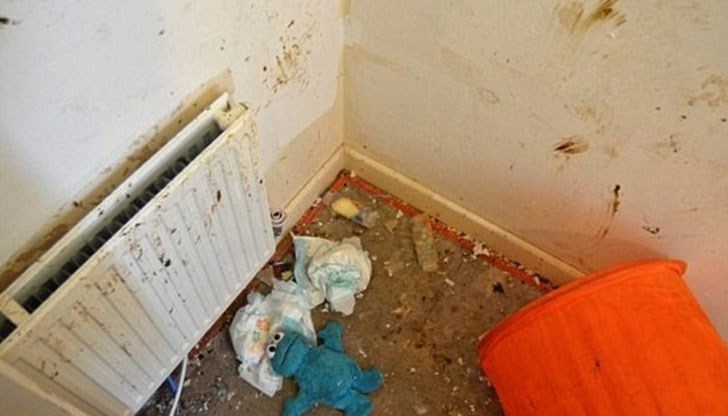 Четири малки деца бяха спасени от истинска къща на ужасите в Ланкашир, Великобритания