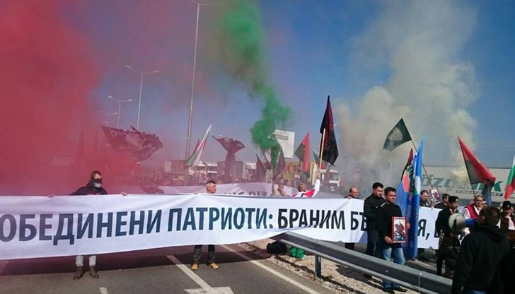 Турските власти са скандализирани от блокадата на границата Турските власти са скандализирани от блокадата на границата