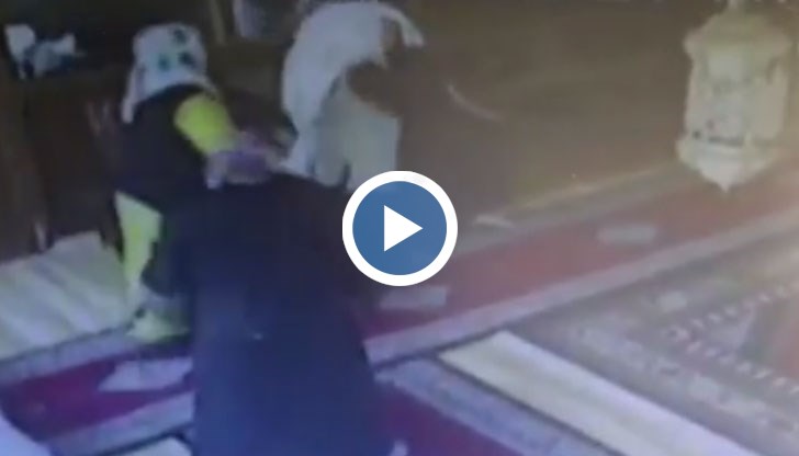 Трусът е станал в 18.19 ч. местно време в морето край град Айваджък