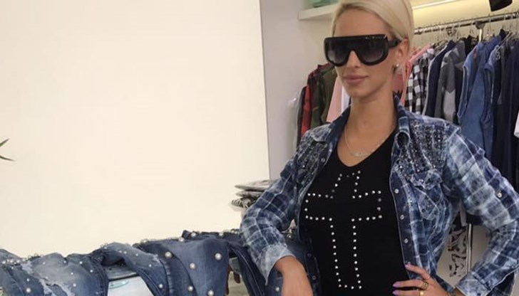 Златното ни момиче представи първите си колекции