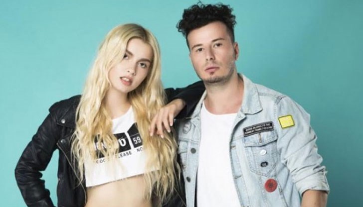 Маниак наръгал многократно идола на тийнейджърите в Турция Елис Карадуман Маниак наръгал многократно идола на тийнейджърите в Турция Елис Карадуман