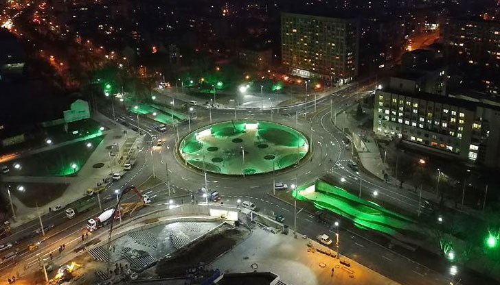 В момента има противоречие между хоризонталната маркировка и вертикалната сигнализация