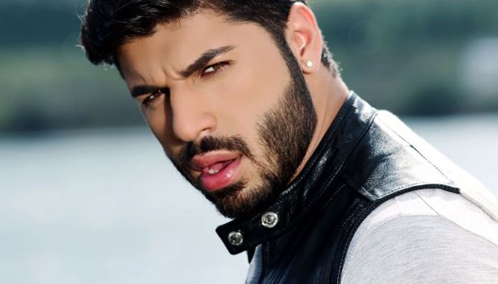 Баща му пък тръгна въоръжен!