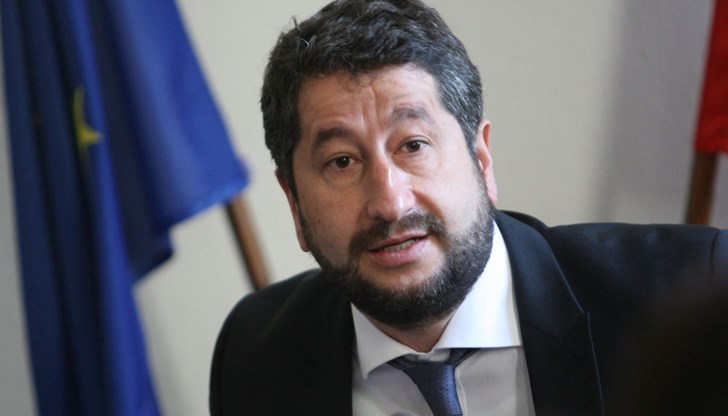 Вие сте доказал, че сте вреден сте за демокрацията Вие сте доказал, че сте вреден сте за демокрацията