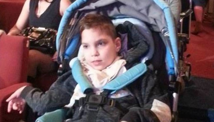 Може да изпратите дарителски SMS с текст на латиница DMS BOJIDAR на номер 17 777