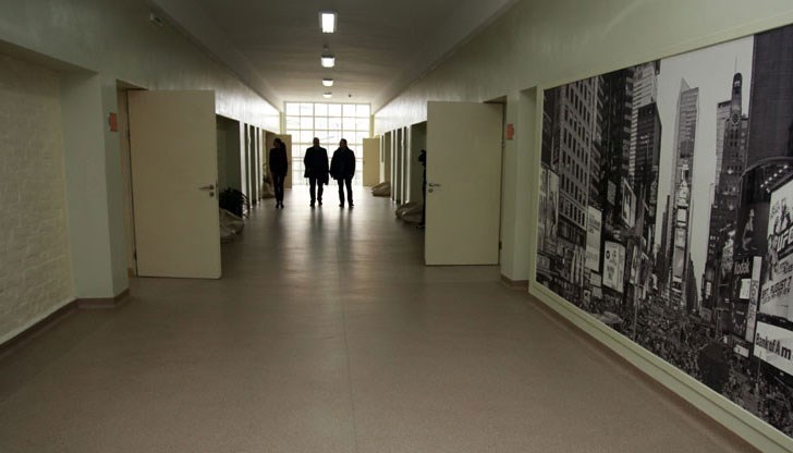 Полицията е иззела видеозаписите в училището, за да разследва случая Полицията е иззела видеозаписите в училището, за да разследва случая