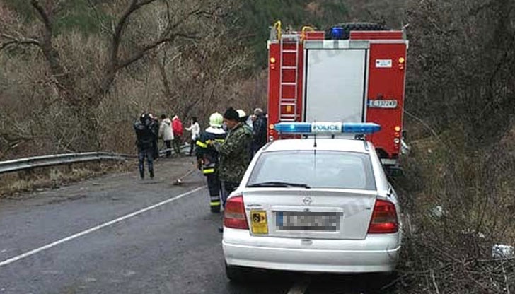 Трима души – шофьорът и двама пожарникари са пострадали при катастрофата / Снимката е илюстративна
