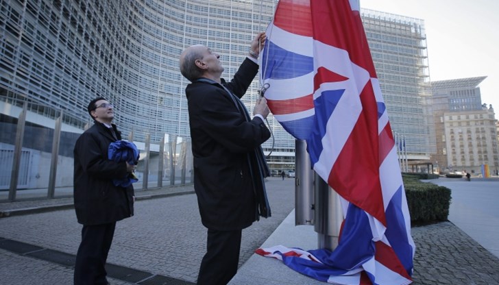 Британският премиер Тереза Мей ще внесе днес официалните документи за започване на развода с Европейския съюз