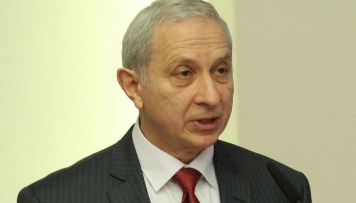 Огнян Герджиков коментира информациите, че президентът Румен Радев е забранил на него и служебните министри да коментират темата за номинация на български еврокомисар Огнян Герджиков коментира информациите, че президентът Румен Радев е забранил на него и служебните министри да коментират темата за номинация на български еврокомисар