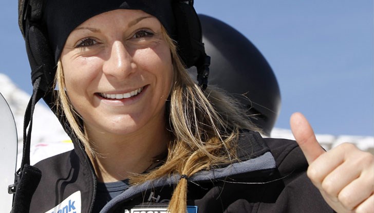 Най-добрата ни сноубордистка Александра Жекова отново стана четвърта в света на бордъркрос на първенство в Сиера Невада