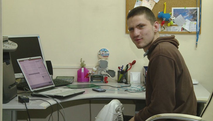 Шофьор на междуградски автобус отказа да качи 23-годишния Йордан на автобуса от Варна до София, въпреки че той имал билет Шофьор на междуградски автобус отказа да качи 23-годишния Йордан на автобуса от Варна до София, въпреки че той имал билет