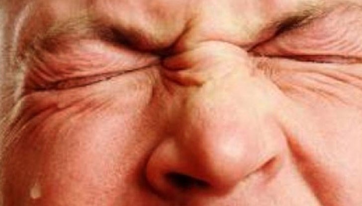 При бъбречна криза се пият по 3 л минерална вода на ден При бъбречна криза се пият по 3 л минерална вода на ден