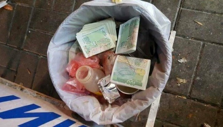 Дано са все още са в кошчето и този на когото са да си ги вземе