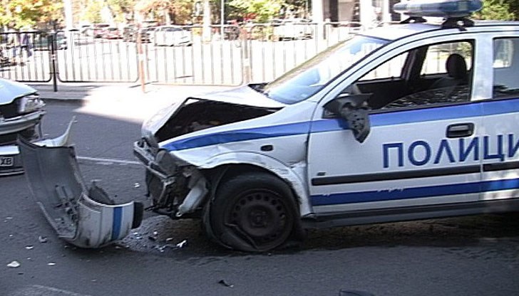 Той седнал зад волана след почерпка с ракия / Снимката е илюстративна Той седнал зад волана след почерпка с ракия / Снимката е илюстративна