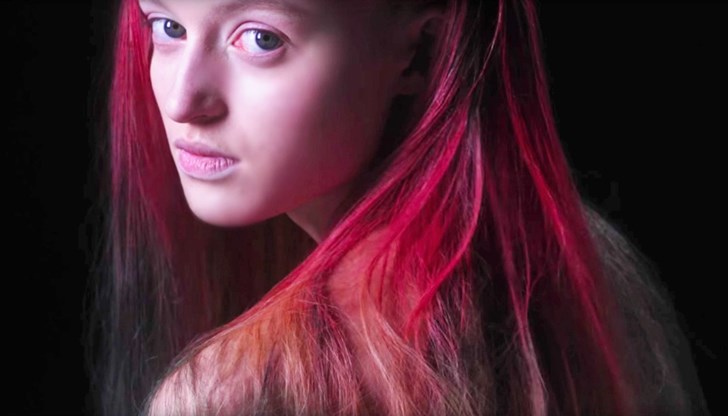 Unseen е разработила боя за коса с променящ се цвят Fire