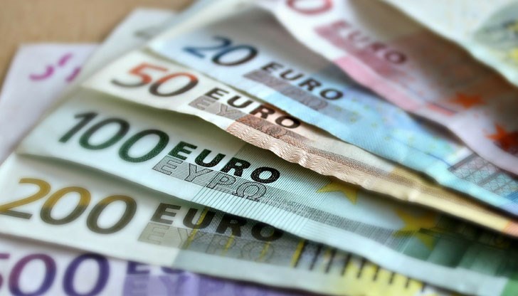 Митническите служители открили 21 000 евро укрити в слиповете му