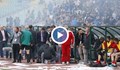 Треньор на ЦСКА се превива на земята след удар