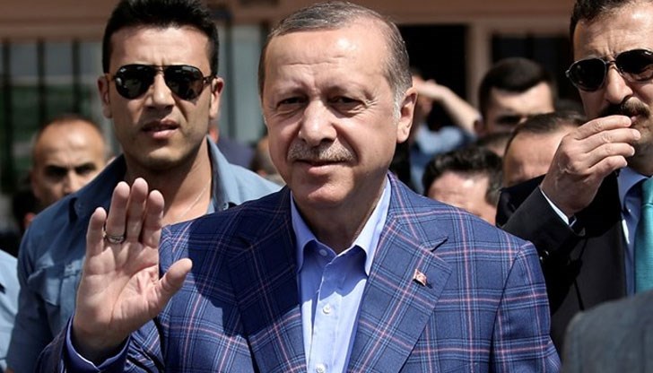 Над 63 на сто от турските избиратели са избрали президентска система на управление