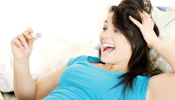 Толкова пъти бяхме плакали над единичната чертичка, че едва спрях любимия си да купи още една опаковка тестове за бременност, за да види още и още веднъж красивия резултат / Снимката е илюстративна Толкова пъти бяхме плакали над единичната чертичка, че едва спрях любимия си да купи още една опаковка тестове за бременност, за да види още и още веднъж красивия резултат / Снимката е илюстративна