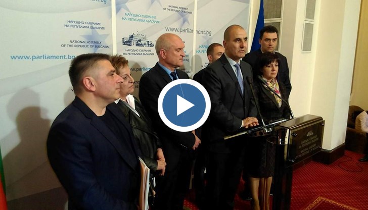 Бойко Борисов събра депутатите си в сградата на парламента за първо заседание