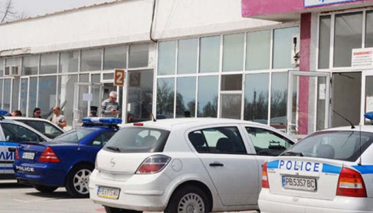 На специализиран паркинг се съхраняват иззети коли, които са конфискувани или са веществени доказателства по досъдебни производства