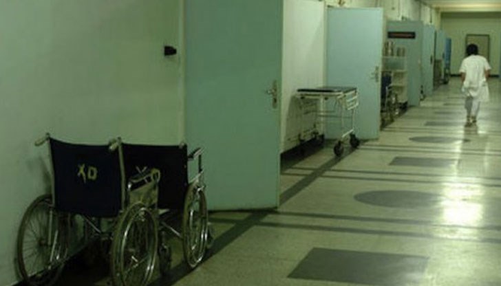 Медицинска сестра от спешен кабинет се държи арогантно с пациентка