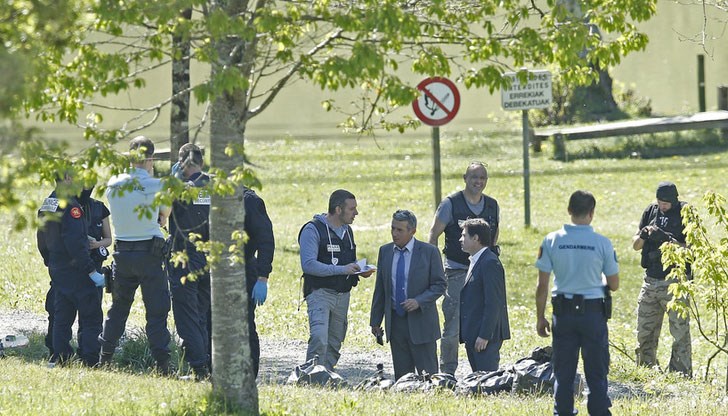 От 8 тайни склада властите иззеха над 120 пушки и пистолети, три тона експлозив и хиляди патрони