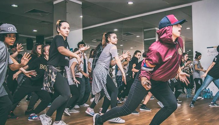 Най – голямото танцово хип-хоп училище в страната ни – The Center, има удоволствието да Ви покани на своя годишен танцов хип – хоп спектакъл!