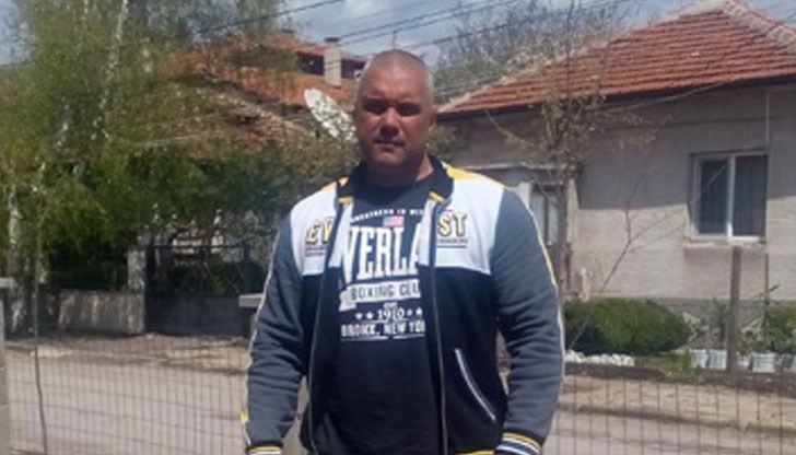 Печелим златни медали, а ни вкарват в смрадлива килия, разказва един от набедените биячи на журналисти от Нова Тв Печелим златни медали, а ни вкарват в смрадлива килия, разказва един от набедените биячи на журналисти от Нова Тв