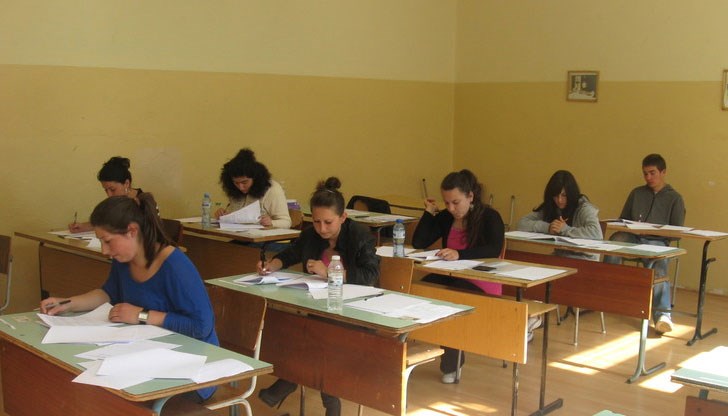 Държавните зрелостни изпити по желание в майската сесия на тази учебна да се проведат на 26, 29, 30 и 31 май 2017 г. Държавните зрелостни изпити по желание в майската сесия на тази учебна да се проведат на 26, 29, 30 и 31 май 2017 г.