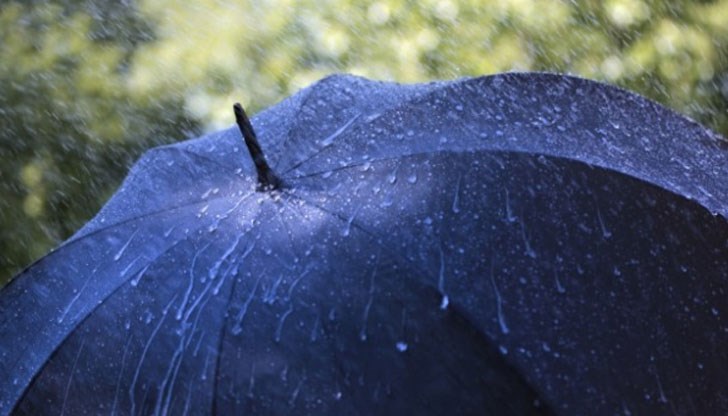 За 20 области на страната е обявен оранжев код за обилни валежи за 17 април За 20 области на страната е обявен оранжев код за обилни валежи за 17 април