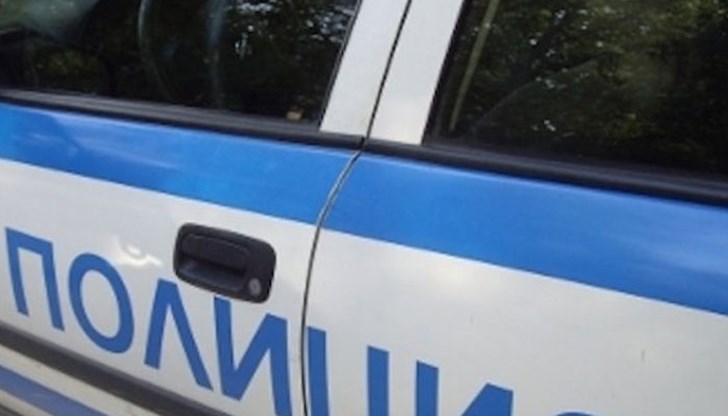 Ром с 2,40 промила алкохол в кръвта блъснал с колата си мъж в центъра на селото и го влачил няколко метра Ром с 2,40 промила алкохол в кръвта блъснал с колата си мъж в центъра на селото и го влачил няколко метра