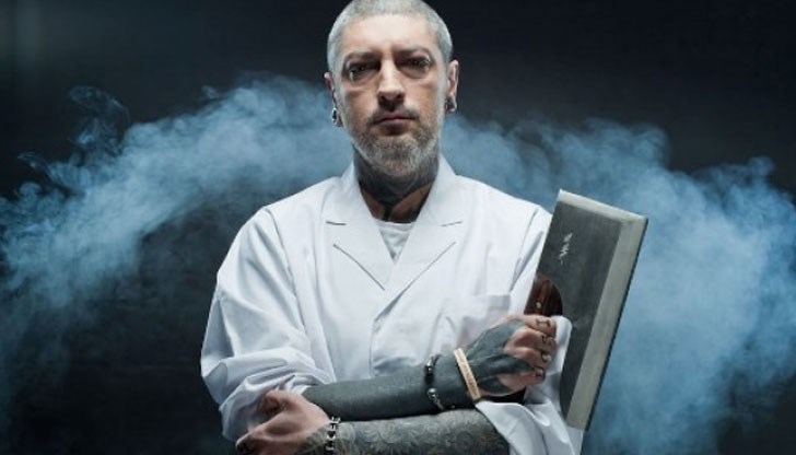 Как може така да изглежда човек, който бърка ястия и трябва да е образец за чистоплътност и хигиена Как може така да изглежда човек, който бърка ястия и трябва да е образец за чистоплътност и хигиена