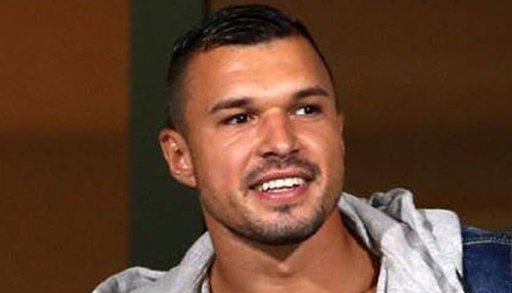 Сестрата на Валери Божинов, неочаквано разцъфна и вече е красива млада дама