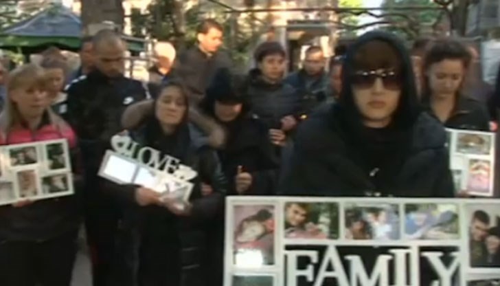 Съпругата на загиналия на АМ "Хемус" Йото Ахчийски се зарече да съди шофьора убил мъжа й Съпругата на загиналия на АМ "Хемус" Йото Ахчийски се зарече да съди шофьора убил мъжа й