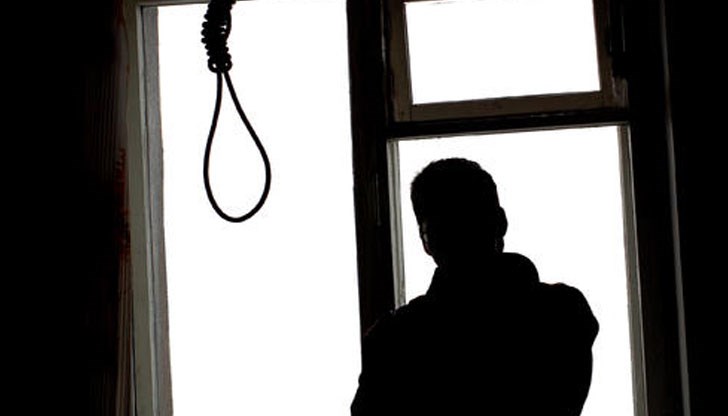 Дни наред той правил някакви намеци, обвинявайки се и търсейки прошка от близките си, преди да надене клупа Дни наред той правил някакви намеци, обвинявайки се и търсейки прошка от близките си, преди да надене клупа