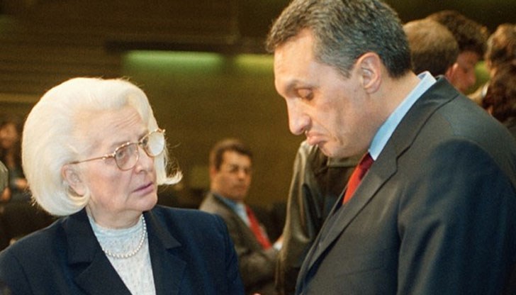 Емма Москова беше министър на културата в редовното правителство на Иван Костов
