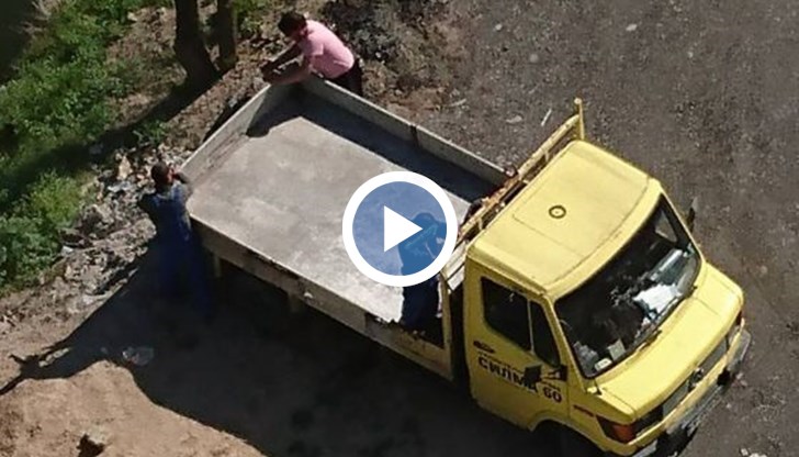 Ето така строителна фирма си изхвърля отпадъците в реката!