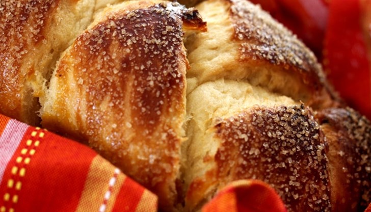В миналото за Великден са се месели обредни хлябове, наричани „колак“, „пармак“ или „кравай“
