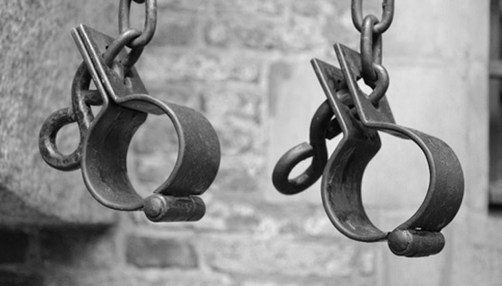 Тук няма условия за революция! Тук няма условия за революция!