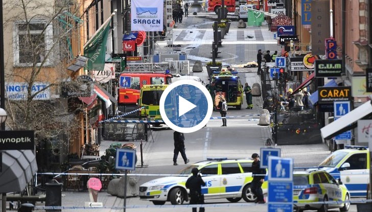 Кадрите от камера на магазин показват как хората бягат ужасени от връхлитащия камион