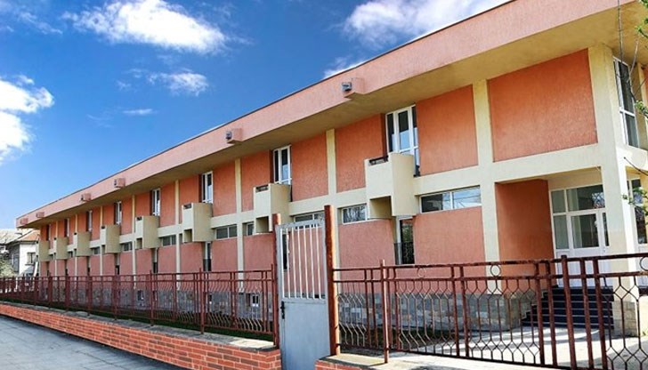 В понеделник полиция и прокуратура влезе в старческия дом след сигнал, че възрастните хора, повечето от които са с деменция и в изключително тежко здравословно състояние, са били упоявани