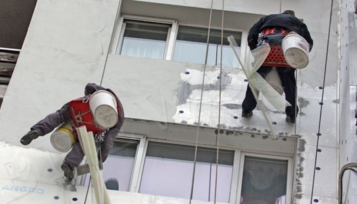 Тя твърдяла, че изолацията на сградата ще навлезе в нейния имот