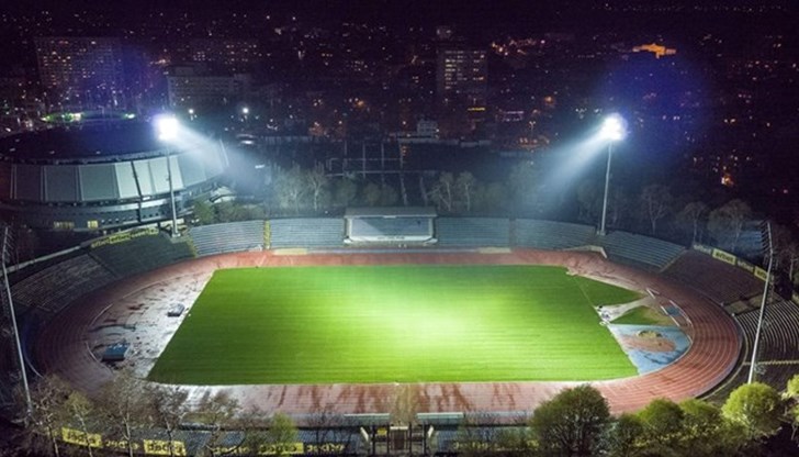 Осветлението на Градския стадион пречи на русенци да спят