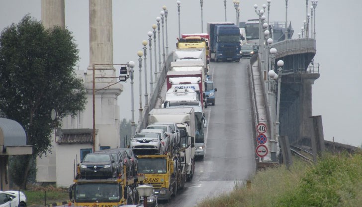 Ще бъдат проверявани документите на всички пътуващи Ще бъдат проверявани документите на всички пътуващи