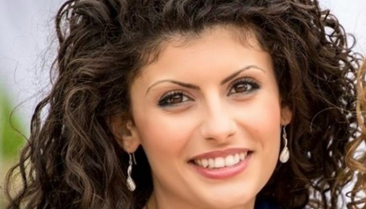 Тя е наистина зашеметяващо красива, но и много приветлив, възпитан и лъчезарен човек