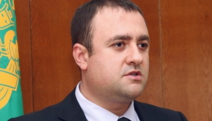 Защо близо 4 години е пазена от обществото информацията? Защо близо 4 години е пазена от обществото информацията?