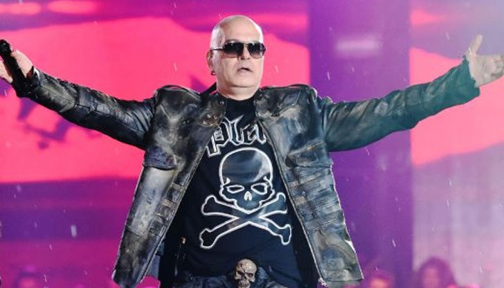 Втората дата за концерта - 17 юни 2017 г., бе обявена вчера, а билети можеха да се купуват след 10 ч днес