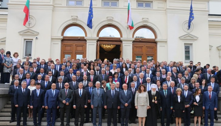 Хората искат работеща икономика, образование, здравеопазване и сигурност, а не СТАБИЛНОСТ В МИЗЕРИЯТА! Хората искат работеща икономика, образование, здравеопазване и сигурност, а не СТАБИЛНОСТ В МИЗЕРИЯТА!